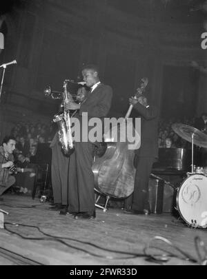 Concerto serale del quintetto d'argento Horace al concertgebouw di Amsterdam. Blue Mitchell (tromba), Junior Cook (sassofono tenore), Calvin (gene) Taylor (basso), 21 febbraio 1959, Concerti notturni, Paesi Bassi, foto agenzia stampa del xx secolo, notizie da ricordare, documentario, fotografia storica 1945-1990, storie visive, Storia umana del XX secolo, che cattura momenti nel tempo Foto Stock