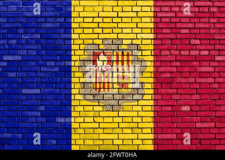 Bandiera di Andorra dipinta su un muro di mattoni Foto Stock