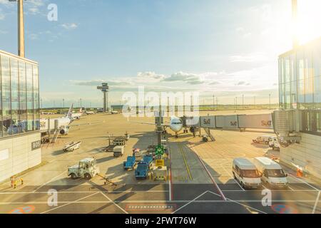 SCHOENEFELD, GERMANIA - 18 MAGGIO 2021: Vista esterna dell'aeroporto internazionale di Berlino-Brandeburgo di Schoenefeld, vicino a Berlino Foto Stock