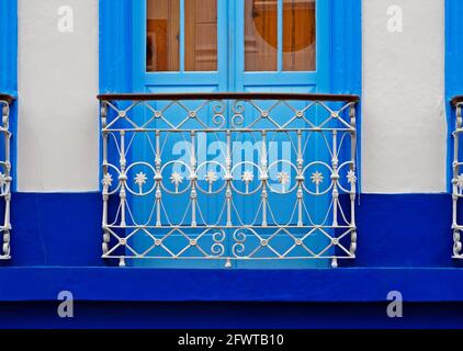 Antico balcone (dettaglio) sulla facciata a Sao Joao del Rei, Brasile Foto Stock