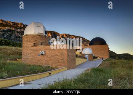 Vista esterna del Parc Astronòmic del Montsec (la Noguera, Catalogna, Spagna) ESP: Exteriores del Parc Astronòmic del Montsec (Cataluña, España) Foto Stock