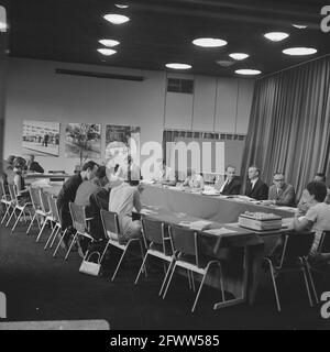 Istruzioni del Ministero degli Affari Esteri, Dipartimento di informazione per l'assistenza allo sviluppo, De Groot, 12 settembre 1969, ASSISTENZA ALLO SVILUPPO, I Paesi Bassi, foto agenzia stampa del XX secolo, notizie da ricordare, documentario, fotografia storica 1945-1990, storie visive, Storia umana del XX secolo, che cattura momenti nel tempo Foto Stock