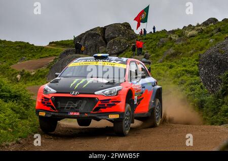 30 Oliver SOLBERG (SWE), Aaron JOHNSTON (IRL), HYUNDAI MOTORSPORT N HYUNDAI i20, RC2 Rally2, in azione durante il Rally del Portogallo 2021, 4° appuntamento della FIA WRC 2021, FIA World Rally Championship, dal 20 al 23 maggio 2021 a Matosinhos, Portogallo - Foto Paulo Maria / DPPI Foto Stock