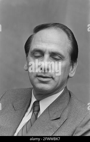 Incarico Financieel Dagblad, MR. W. F. C. Stevens, headline, 16 aprile 1987, Paesi Bassi, foto agenzia stampa del XX secolo, notizie da ricordare, documentario, fotografia storica 1945-1990, storie visive, Storia umana del XX secolo, che cattura momenti nel tempo Foto Stock