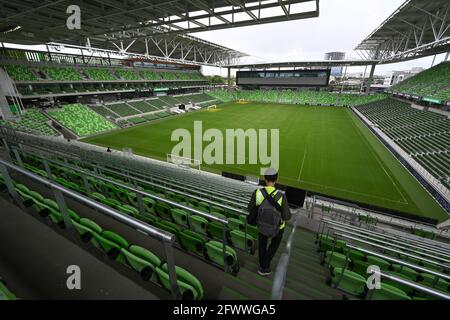 Maggio 25 2021, Austin TX USA: Vista dello stadio Q2 quasi completato nel nord di Austin, dove i funzionari del FC hanno annunciato che il numero di pandemie in declino consentirà il 100% della capacità dello stadio per la partita di apertura della Major League Soccer di Austin il mese prossimo. Lo stadio ospiterà la squadra nazionale femminile di calcio degli Stati Uniti in un amichevole con la Nigeria il 16 giugno 2021. Credit: Bob Daemmrich/Alamy Live News Foto Stock