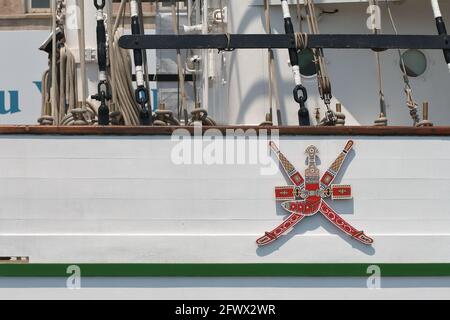 Le navi alte del porto di Istanbul visitano durante la regata della nave di Tall Foto Stock