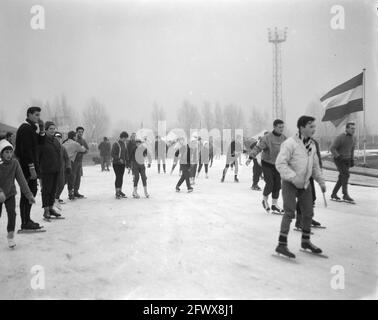 Apertura della pista di pattinaggio artificiale Jaap Eden ad Amsterdam, 10 dicembre 1961, Openings, Paesi Bassi, foto agenzia stampa del xx secolo, notizie da ricordare, documentario, fotografia storica 1945-1990, storie visive, Storia umana del XX secolo, che cattura momenti nel tempo Foto Stock