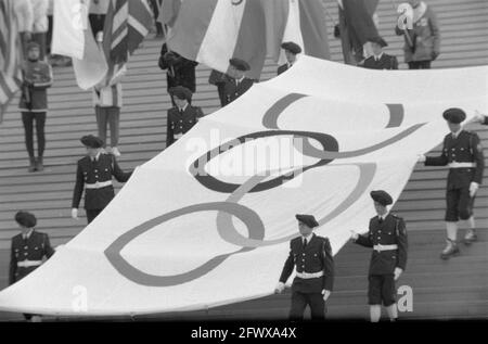 Apertura Giochi Olimpici invernali a Grenoble, bandiere olimpiche, 6 febbraio 1968, Paesi Bassi, foto agenzia stampa del XX secolo, notizie da ricordare, documentario, fotografia storica 1945-1990, storie visive, Storia umana del XX secolo, che cattura momenti nel tempo Foto Stock