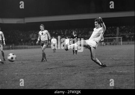 PSV contro Eintracht Braunschweig (UEFA), Harry Lubse (PSV) punteggi, 23 novembre 1977, sport, calcio, Paesi Bassi, agenzia di stampa del 20 ° secolo phot Foto Stock