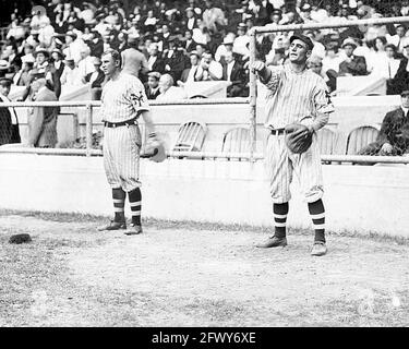 James Otis 'doc' Crandall e Grover Hartley, New York Giants al Polo Grounds New York, 1912. Foto Stock