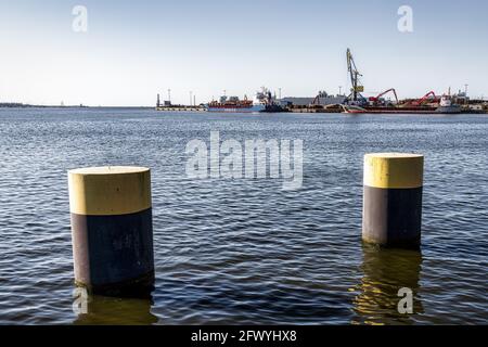 Wismar, Meclemburgo-Pomerania occidentale, Germania - 15 giugno 2020: Vista sul porto marittimo Foto Stock