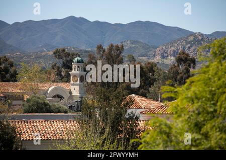 Vista in primavera del centro storico di Thousand Oaks, California, USA. Foto Stock