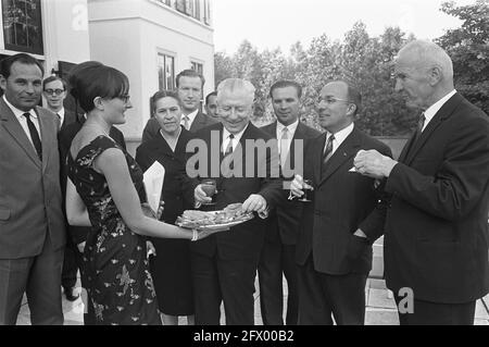 Ospite russo a Catshuis, 30 giugno 1966, Paesi Bassi, foto agenzia stampa del XX secolo, notizie da ricordare, documentario, fotografia storica 1945-1990, storie visive, Storia umana del XX secolo, che cattura momenti nel tempo Foto Stock