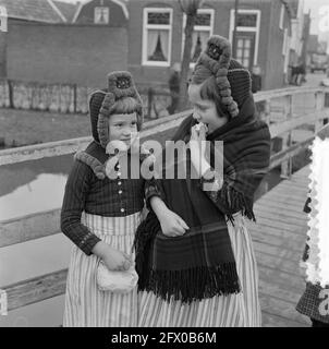 Serie Volendam, 8 febbraio 1957, SERIE, Paesi Bassi, foto agenzia stampa del xx secolo, notizie da ricordare, documentario, fotografia storica 1945-1990, storie visive, Storia umana del XX secolo, che cattura momenti nel tempo Foto Stock