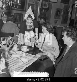 Serie Volendam, 8 febbraio 1957, SERIE, Paesi Bassi, foto agenzia stampa del xx secolo, notizie da ricordare, documentario, fotografia storica 1945-1990, storie visive, Storia umana del XX secolo, che cattura momenti nel tempo Foto Stock