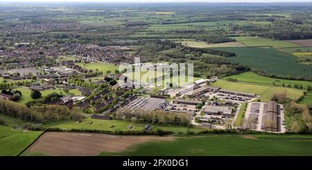 Vista aerea dell'estremità nord-occidentale dell'ex caserma dell'esercito Claro a Clotherholme Road, Ripon, North Yorkshire Foto Stock