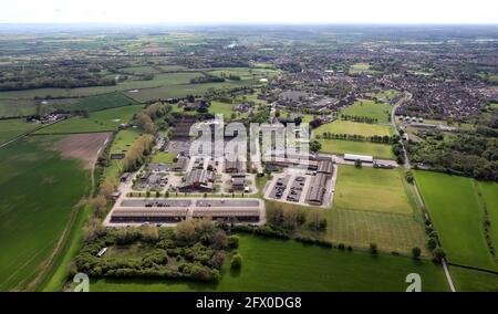 Vista aerea dell'estremità nord-occidentale dell'ex caserma dell'esercito Claro a Clotherholme Road, Ripon, North Yorkshire Foto Stock