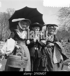 Giornata regionale di Keukenhof in Zeeland, compreso Jacoba van Beieren come arciere, 22 aprile 1954, giorni regionali, Paesi Bassi, foto agenzia stampa del xx secolo, notizie da ricordare, documentario, fotografia storica 1945-1990, storie visive, Storia umana del XX secolo, che cattura momenti nel tempo Foto Stock