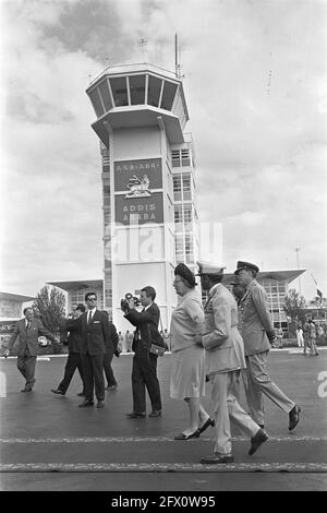 La regina Juliana ha salutato l'imperatore Haile Selassie all'aeroporto di Addis Abeba, 5 febbraio 1969, Farewell, regine, Aeroporti, Paesi Bassi, foto agenzia stampa del XX secolo, notizie da ricordare, documentario, fotografia storica 1945-1990, storie visive, Storia umana del XX secolo, che cattura momenti nel tempo Foto Stock