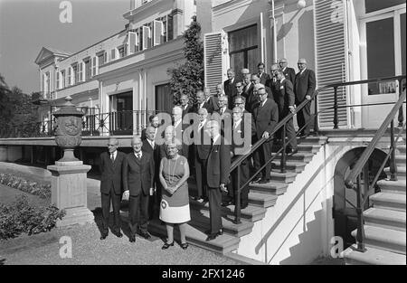 La regina Juliana riceve a Soestdijk Palace la Corte di giustizia delle Comunità europee e dei membri dell'Alto Consiglio dei Paesi Bassi, il 29 settembre 1970, regine, membri, ricevute, I Paesi Bassi, foto agenzia stampa del XX secolo, notizie da ricordare, documentario, fotografia storica 1945-1990, storie visive, Storia umana del XX secolo, che cattura momenti nel tempo Foto Stock