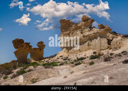 Vista fantastica delle forme capricciose prodotte dall'erosione in montagna, Bolnuevo, Mazarron, Murcia, Spagna, Foto Stock