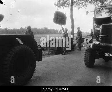 Manovre dell'esercito nella Germania occidentale, soldati in azione / colpiti, 22 settembre 1954, manovre dell'esercito, SOLDATES, I Paesi Bassi, foto agenzia stampa del XX secolo, notizie da ricordare, documentario, fotografia storica 1945-1990, storie visive, Storia umana del XX secolo, che cattura momenti nel tempo Foto Stock