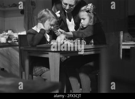 Principessa Irene a scuola, 4 marzo 1946, SCUOLA, Paesi Bassi, foto agenzia stampa del xx secolo, notizie da ricordare, documentario, fotografia storica 1945-1990, storie visive, Storia umana del XX secolo, che cattura momenti nel tempo Foto Stock