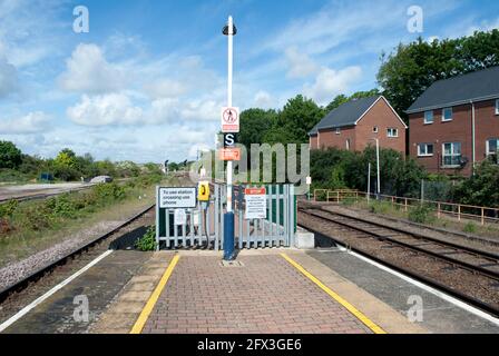 Piattaforma alla stazione ferroviaria di Sleaford Foto Stock