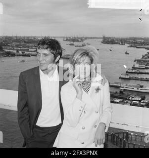 Modesty Blaise film di American Joseph Losey. Riprese ad Amsterdam. Monica Vitti e la controparte Terence Stamp, 12 luglio 1965, attori, attrici, Film, star del cinema, Paesi Bassi, foto dell'agenzia stampa del XX secolo, notizie da ricordare, documentario, fotografia storica 1945-1990, storie visive, Storia umana del XX secolo, che cattura momenti nel tempo Foto Stock