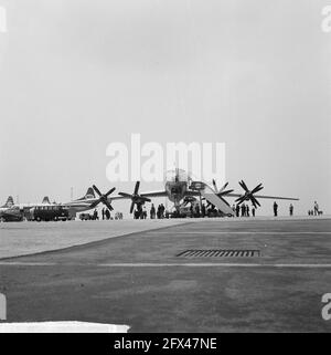 Il più grande aereo del mondo Toepoelew 114 all'aeroporto di Schiphol, 29 maggio 1964, aeroplani, Paesi Bassi, foto agenzia stampa del xx secolo, notizie da ricordare, documentario, fotografia storica 1945-1990, storie visive, Storia umana del XX secolo, che cattura momenti nel tempo Foto Stock