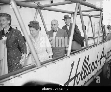 Dean Acheson visita il nostro paese, arrivo a New Amsterdam con l'ambasciatore A. Stone, 24 agosto 1955, ARRIVO, ambasciatori, I Paesi Bassi, foto agenzia stampa del XX secolo, notizie da ricordare, documentario, fotografia storica 1945-1990, storie visive, Storia umana del XX secolo, che cattura momenti nel tempo Foto Stock