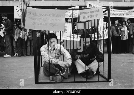 Demand. Dei vietnamiti residenti nei Paesi Bassi contro la situazione politica nel loro paese, costruendo il VU conf. Su Cambogia e Vietnam, 22 febbraio 1980, conferenze, manifestazioni, I Paesi Bassi, foto agenzia stampa del XX secolo, notizie da ricordare, documentario, fotografia storica 1945-1990, storie visive, Storia umana del XX secolo, che cattura momenti nel tempo Foto Stock