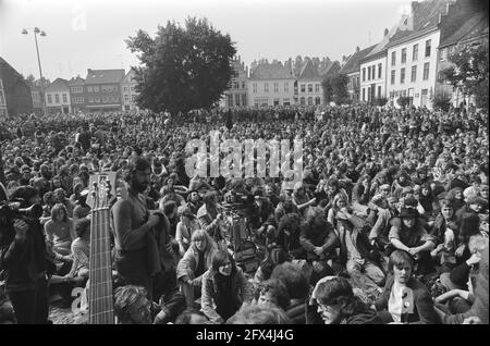 Dimostrazione contro la centrale nucleare di Kalkar nella piazza del mercato di Kalkar, 24 settembre 1977, dimostrazioni, centrali nucleari, I Paesi Bassi, foto agenzia stampa del XX secolo, notizie da ricordare, documentario, fotografia storica 1945-1990, storie visive, Storia umana del XX secolo, che cattura momenti nel tempo Foto Stock