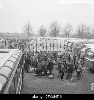 Pax Christi ha iniziato, circa 3000 partecipanti a Den Bosch, partecipanti al via, 2 aprile 1964, partecipanti, Paesi Bassi, foto agenzia stampa del xx secolo, notizie da ricordare, documentario, fotografia storica 1945-1990, storie visive, Storia umana del XX secolo, che cattura momenti nel tempo Foto Stock