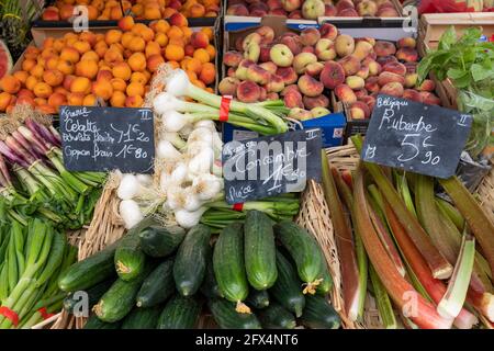 alcune verdure nel mercato francese Foto Stock