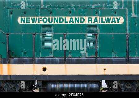 Terranova segno ferroviario su un vecchio motore al Museo del patrimonio ferroviario a Port aux Basques, Terranova. Foto Stock