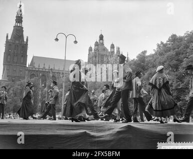 Festival di danza folcloristica a Den Bosch, spettacolo di ballerini dal Belgio, 10 agosto 1959, Paesi Bassi, foto agenzia stampa del XX secolo, notizie da ricordare, documentario, fotografia storica 1945-1990, storie visive, Storia umana del XX secolo, che cattura momenti nel tempo Foto Stock