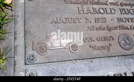 Cypress, California, USA 24 maggio 2021 UNA visione generale dell'atmosfera del nostro attore di Gang Harold Eugene 'Bouncy' Wertz grave a Forest Lawn Cypress Memorial Park il 24 maggio 2021 a Cypress, California, USA. Foto di Barry King/Alamy Stock foto Foto Stock