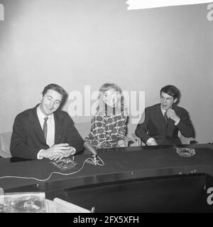 Arrivo Walter e Conny all'aeroporto di Schiphol, Walter e Conny, 14 gennaio 1965, arrivi, I Paesi Bassi, foto agenzia stampa del XX secolo, notizie da ricordare, documentario, fotografia storica 1945-1990, storie visive, Storia umana del XX secolo, che cattura momenti nel tempo Foto Stock