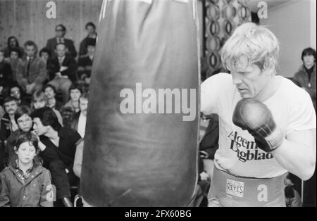 Boxe, addestramento di Rudi Koopmans in relazione alla lotta o titolo europeo semipeso contro Aldo Traversaro, 1 febbraio 1979, BOKSEN, TITELS, I Paesi Bassi, foto agenzia stampa del XX secolo, notizie da ricordare, documentario, fotografia storica 1945-1990, storie visive, Storia umana del XX secolo, che cattura momenti nel tempo Foto Stock