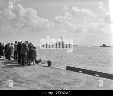 Arrivo Willem van der Zaan dalle Antille a Den Helder, 1 agosto 1956, ARRIVO, Paesi Bassi, foto agenzia stampa del xx secolo, notizie da ricordare, documentario, fotografia storica 1945-1990, storie visive, Storia umana del XX secolo, che cattura momenti nel tempo Foto Stock