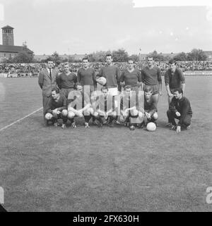 Haarlem contro Xerxes 5-2, squadra di Haarlem, in piedi da sinistra a destra allenatore Van Wilsum, F. Boon, G. Duwel, J. van Kruy B. Maes, N. Dryster, O. Berendregt, seduto, 9 settembre 1962, Squadre, sport, allenatori, calcio, Paesi Bassi, foto agenzia stampa del xx secolo, notizie da ricordare, documentario, fotografia storica 1945-1990, storie visive, Storia umana del XX secolo, che cattura momenti nel tempo Foto Stock