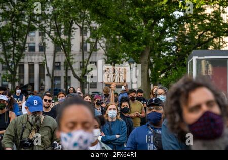 George Floyd Remembrance Marzo (1 anno di anniversario) New York, NY USA 25 Maggio 2021 Foto Stock