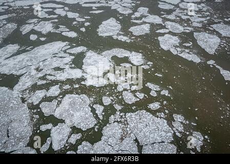 Paesaggio artico tundra nel nord del Canada sulle rive di Hudson Bay dalla città di Churchill, Manitoba. Preso da un elicottero con aereo. Foto Stock