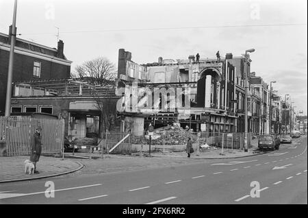 Hotel Atlantic on Westeinde ad Amsterdam in fase di demolizione, 2 gennaio 1976, alberghi, Paesi Bassi, foto agenzia stampa del xx secolo, notizie da ricordare, documentario, fotografia storica 1945-1990, storie visive, Storia umana del XX secolo, che cattura momenti nel tempo Foto Stock