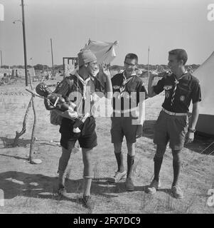 Jamboree 1963 a Marathon Grecia. Belgi con il Manneke Pis di Bruxelles, agosto 12 1963, Paesi Bassi, foto agenzia stampa del XX secolo, notizie da ricordare, documentario, fotografia storica 1945-1990, storie visive, Storia umana del XX secolo, che cattura momenti nel tempo Foto Stock