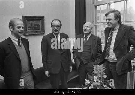 L'informatore del gabinetto Ruppert riceve tre leader progressisti di fazione, da sinistra a destra De Gaay Fortman, Ruppert, Den Uyl e Van Mierlo, 24 gennaio 1973, leader di fazione, informatori, Ricevute, Paesi Bassi, foto agenzia stampa del XX secolo, notizie da ricordare, documentario, fotografia storica 1945-1990, storie visive, Storia umana del XX secolo, che cattura momenti nel tempo Foto Stock