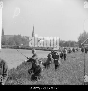 140 pescatori anziani sul canale dell'Olanda del Nord, 6 giugno 1962, Paesi Bassi, foto dell'agenzia stampa del XX secolo, notizie da ricordare, documentario, fotografia storica 1945-1990, storie visive, Storia umana del XX secolo, che cattura momenti nel tempo Foto Stock