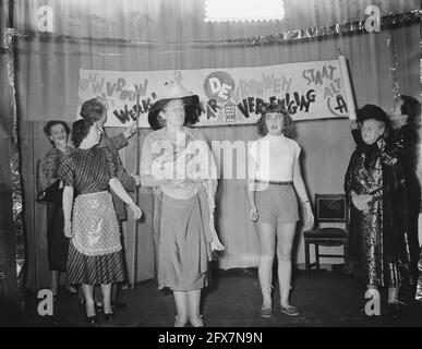 40 anni di giubileo della Dutch Housewives Association (Amsterdam) (Driesen ), 21 novembre 1953, JUBILEA, Paesi Bassi, foto agenzia stampa del xx secolo, notizie da ricordare, documentario, fotografia storica 1945-1990, storie visive, Storia umana del XX secolo, che cattura momenti nel tempo Foto Stock