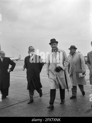 Arrivo del Ministro LUN all'aeroporto di Schiphol. Sulla piattaforma, 24 ottobre 1961, arrivi, piattaforme, Paesi Bassi, foto agenzia stampa del xx secolo, notizie da ricordare, documentario, fotografia storica 1945-1990, storie visive, Storia umana del XX secolo, che cattura momenti nel tempo Foto Stock